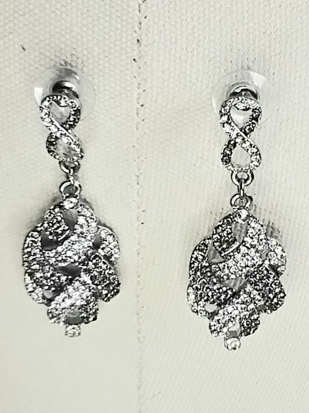 3/$25 Vintage & Beautiful Pair of Woven Stoned Earings Quality Costume Jewelry!!